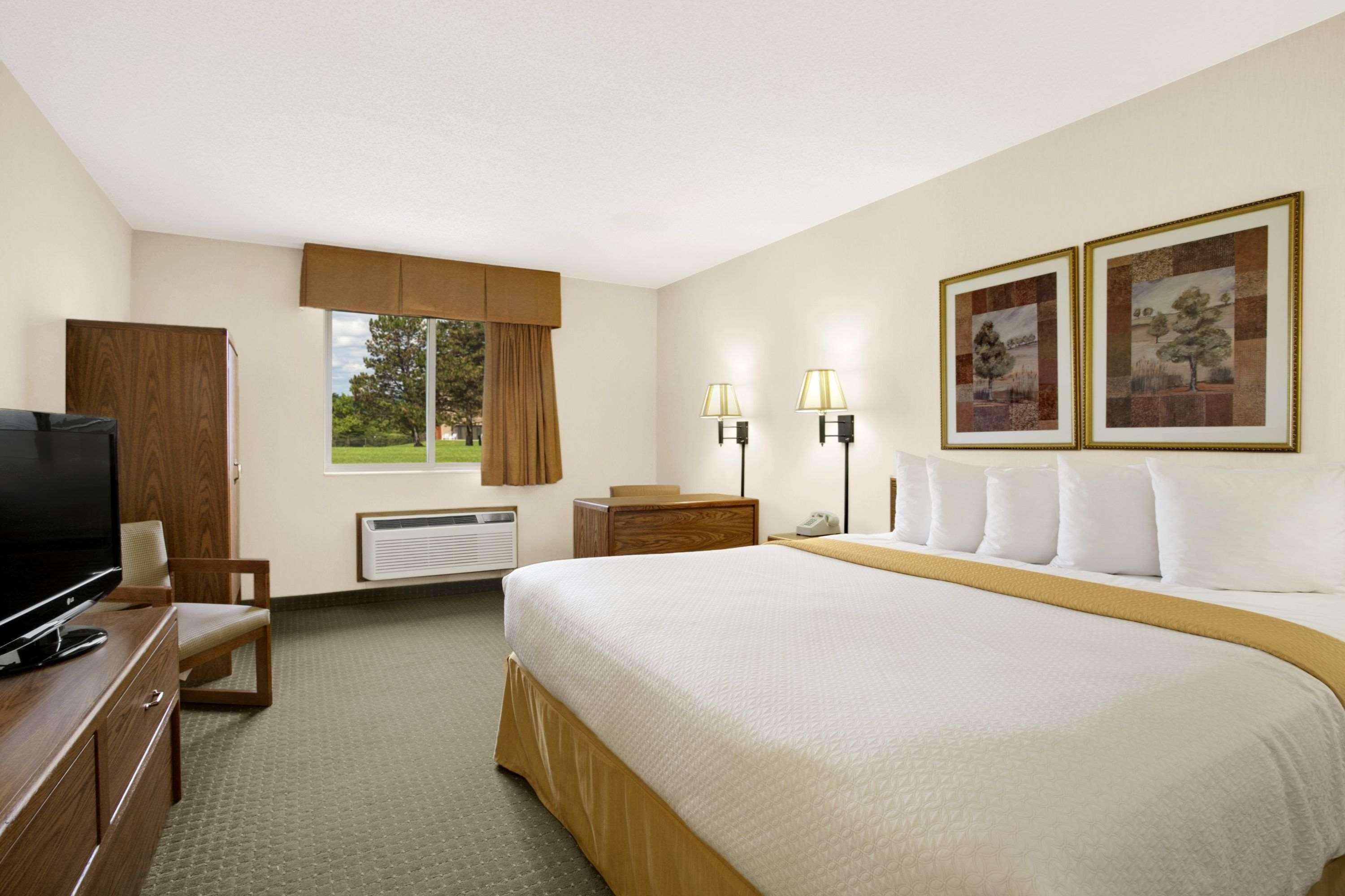Days Inn By Wyndham Rapid City Esterno foto