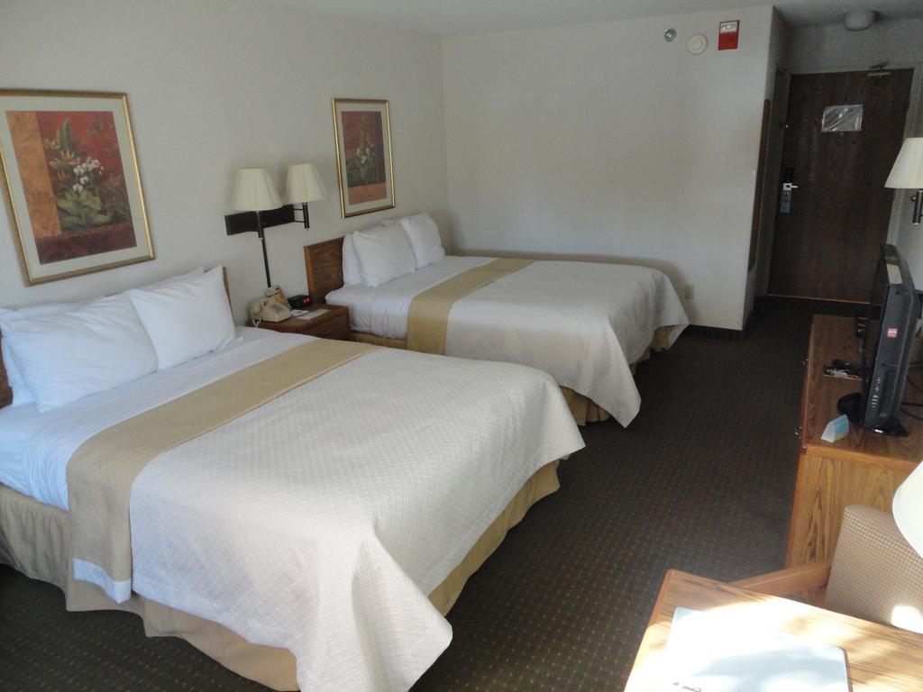 Days Inn By Wyndham Rapid City Esterno foto